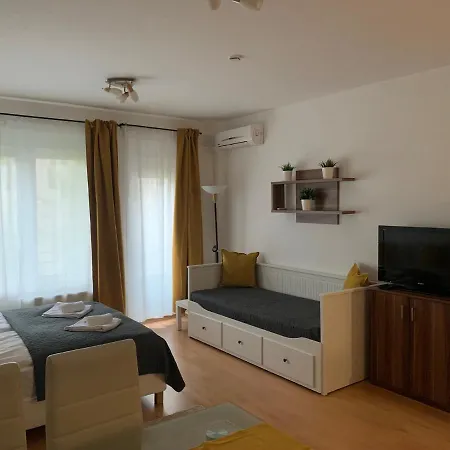 Corvin Fontana Appartement *